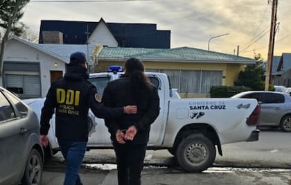 El sanjuanino detenido en el megaoperativo por pornografía infantil es un joven empleado de Santa Lucía - Image 2