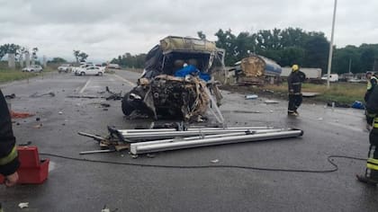 Cuatro policías murieron en el choque en Carme de Areco