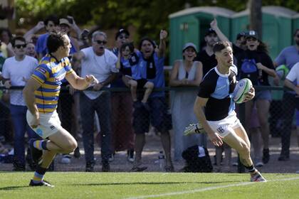 CUBA empezó muy bien, con este try de Tomás Passaro al minuto; tardó otros 77 para volver a vulnerar el in-goal de Hindú.