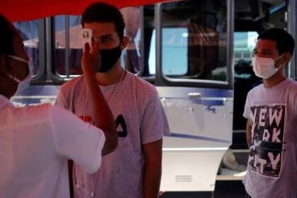 Cuba practica un plan de vigilancia epidemiológica constante para frenar el avance de la pandemia