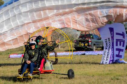 Cuenta con pilotos voluntarios de todo el país