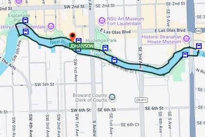 Cuenta con seguimiento en tiempo real y una aplicación móvil