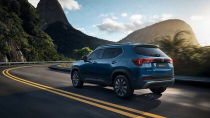 Cuenta con sensores de estacionamiento traseros, pero no delanteros