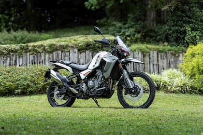 Cuenta con un motor bicilíndrico en paralelo de 450 cc