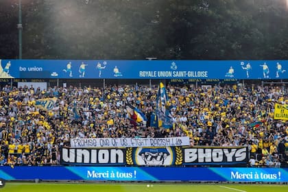 Cuenta con una hinchada muy particular, que se vanaglorian por jamás insultar al equipo rival