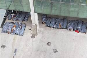 Entre la morgue y la playa: las dos caras de Río tras el shock de la masacre en las favelas