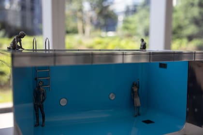 CUL- Muestra "La estrategia de la ilusión" del artista Leandro Erlich en la Torre Macro. 10/09/2025. Buenos Aires, Argentina.
