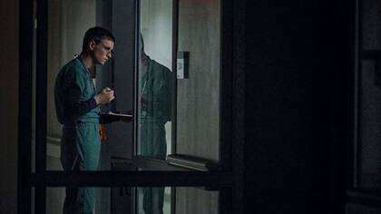 Cullen (interpretado por Redmayne) se interesaría por los pacientes que no estaban en su lista
