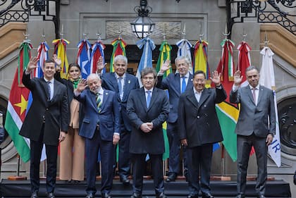 Javier Milei recibe a sus pares de los países miembros del bloque y representantes de otros Estados y organismos invitados