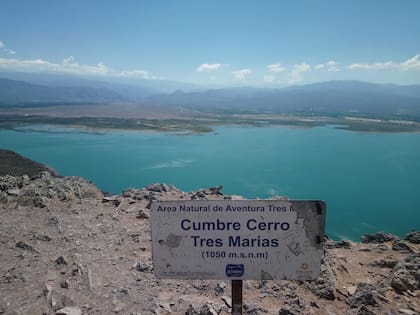 Cumbre del cerro Tres Marías