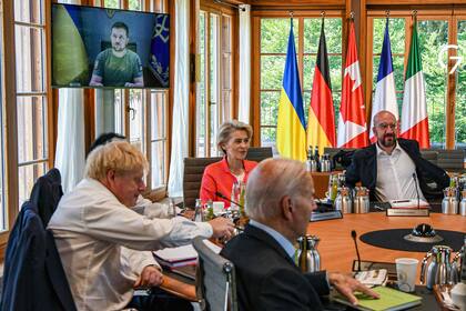 Zelensky habla frente a los líderes del G7 por videoconferencia 