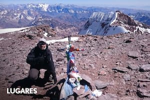El cura que busca a Dios en las cimas del Aconcagua, el Domuyo y el Everest