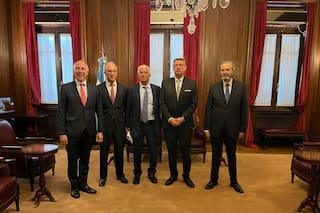 Mientras se discuten los pliegos de Lijo y García-Mansilla, el Gobierno analiza la posibilidad de ampliar la Corte