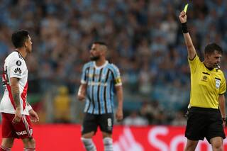 Andrés Cunha: sus jugadas polémicas, el VAR y qué dijo del Lanús-River de 2017