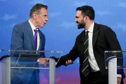 Cuomo y Mamdani se enfrentan por la alcaldía en las elecciones en Nueva York