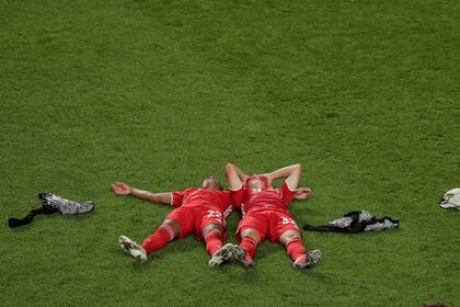 Curioso festejo: dos jugadores de Bayern, sobre el césped