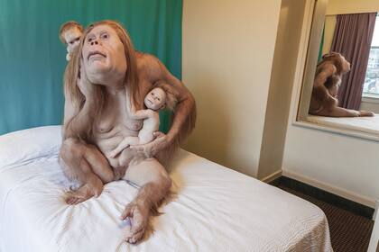 "Curious Imaginings", de Patricia Piccinini. Esta instalación escultórica inmersiva, con seres híbridos creados en base a estudios científicos de posibles cruces entre especies, se presentó en la Bienal de Vancouver en 2018.