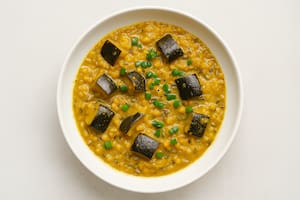 Curry de berenjenas con lentejas turcas