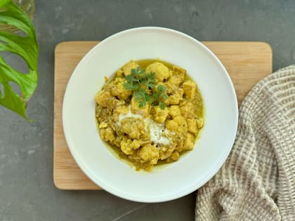 Curry de coliflor y tofu