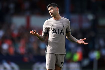 Cuti Romero, líder defensivo de Tottenham