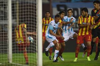 La jugada que pudo evitar la eliminación de Racing de la Copa Argentina