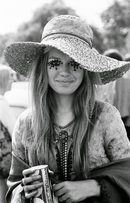 Los hippies congregados en un movimiento contracultural usaban prendas étnicas