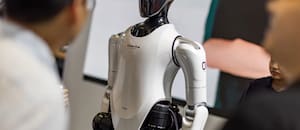 Un gigante tecnológico suma robots humanoides a su fábrica de autos