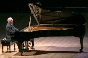 Barenboim, al piano, expresó magistralmente su concepción de la música