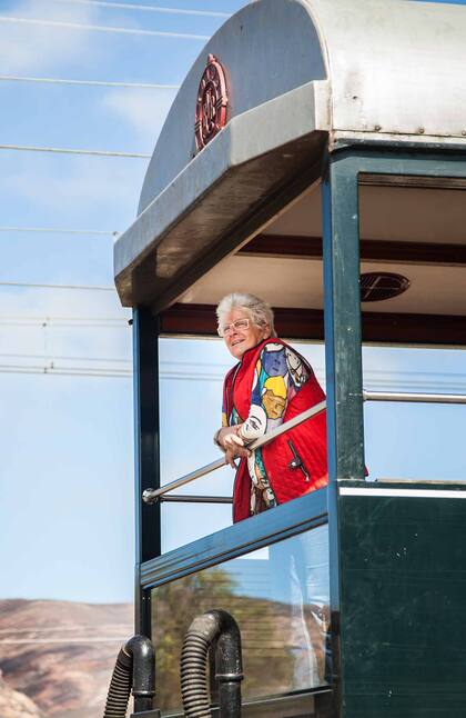 Contemplando el paisaje desde el mirador, camino a Cape Town.