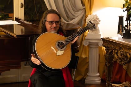 Da Silva y su guitarra portuguesa