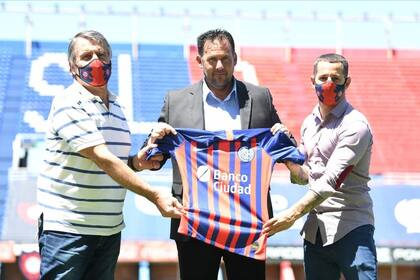 Dabove, con Tocalli y Romagnoli: reemplazará a Soso, un DT con otra idea