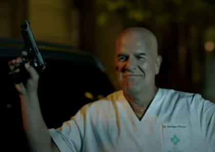 Dady Brieva interpretó al doctor Ferrari, el dueño del auto, en 4x4 (Foto: Captura de video)