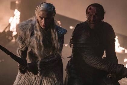 Daenerys y Jorah lucha por sobrevivir a los embates de los Caminantes