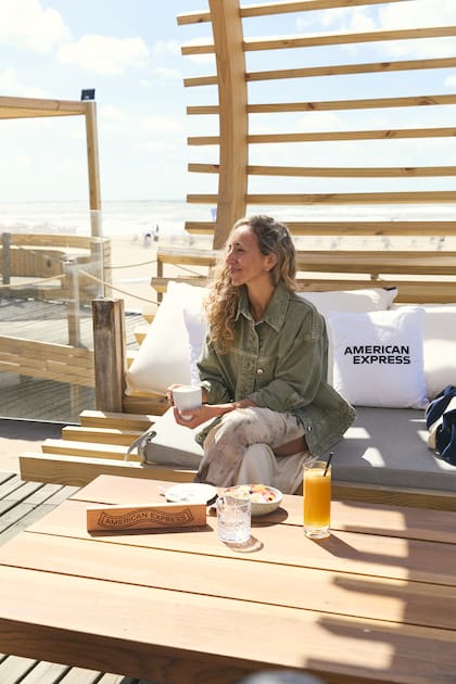 Dafne Schilling brindó una clase de yoga.