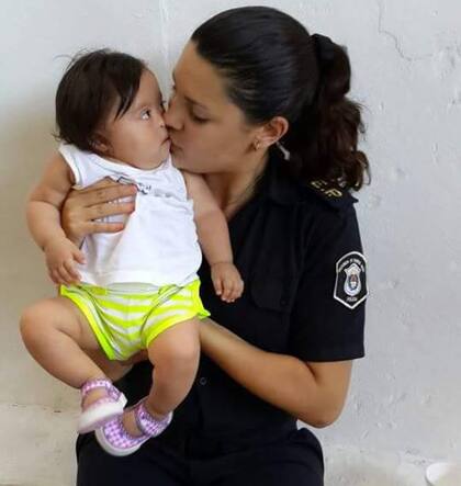 Daiana Rodríguez junto a su hija