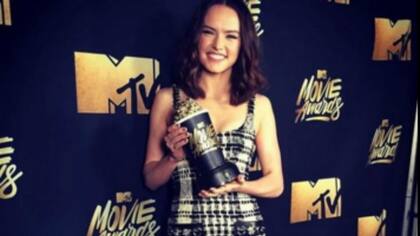 Daisy Ridley recibió el premio revelación, uno de los tantos que obtuvo Star Wars: El despertar de la fuerza