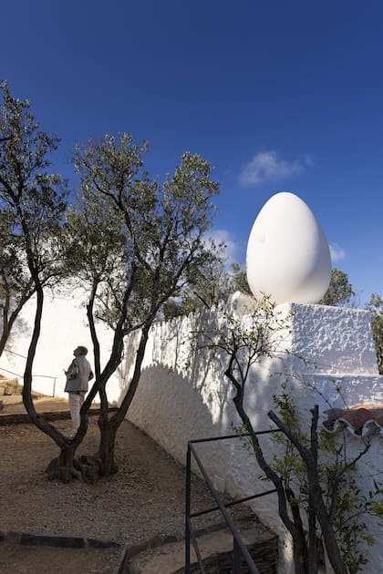 Dalí amaba de esta casa su luz, su paisaje y su aislamiento, y fue su lugar ideal para trabajar