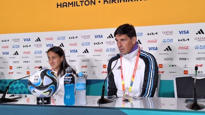Dalila Ippolito y Germán Portanova, en la conferencia de prensa antes de enfrentar a Suecia