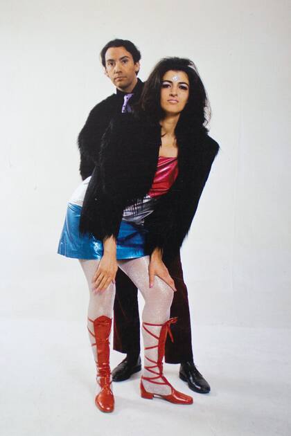 Dalila y Charlie en una foto de los años 60 que se publicó en el catálogo que editó Vasari para conmemorar los 50 años del Instituto Di Tella