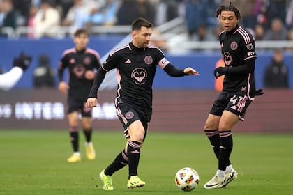 DALLAS, TEXAS - JANUARY 22: Lionel Messi #10 of Inter Miami CF looks to shoot the ball \d1h in the match between Inter Miami CF and FC Dallas at Cotton Bowl on January 22, 2024 in Dallas, Texas.   Carmen Mandato/Getty Images/AFP (Photo by Carmen Mandato / GETTY IMAGES NORTH AMERICA / Getty Images via AFP)