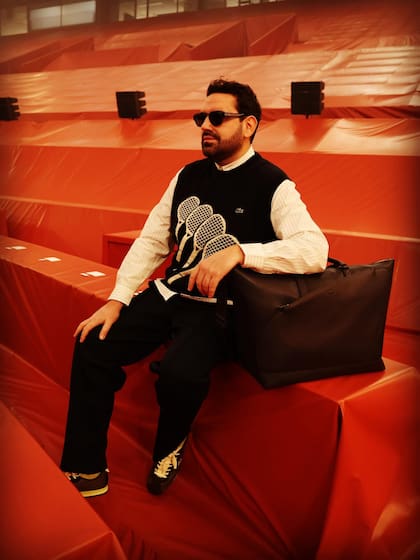 Damián Betular fue otros de los invitados a Paris Fashion Week
