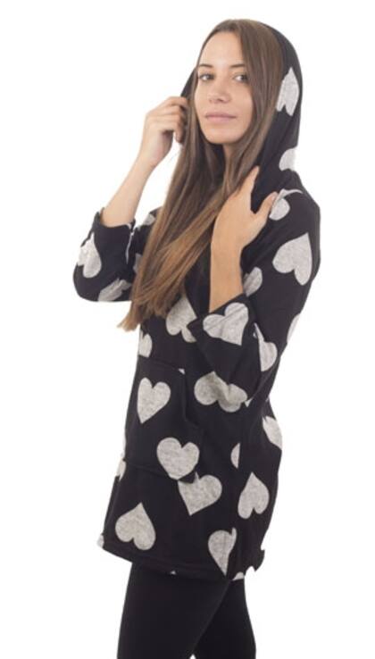 Damián y Azul se especializaron en los pantalones de pijamas con géneros suaves y precios accesibles