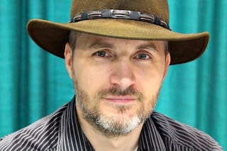 “Las distopías modernas nos enseñan que podemos hacer un mundo mejor”