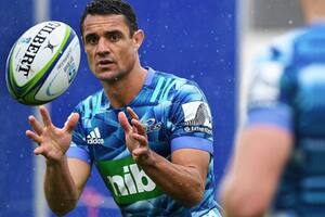 Descuido viral: cómo se filtró el anuncio del regreso de Dan Carter a su país