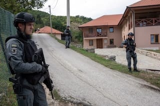 Dan en Kosovo cadena perpetua a dos serbios étnicos y 30 años de prisión a otro por incidente de 2023