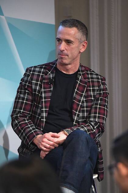 Dan Savage ha escrito sobre relaciones desde hace 30 años. Algunos de los términos que ha usado en sus columnas se han convertido en neologismos usados en EE.UU.