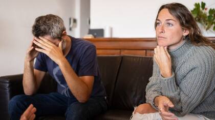 Dan Savage ha escrito sobre relaciones desde hace 30 años. Algunos de los términos que ha usado en sus columnas se han convertido en neologismos usados en EE.UU.