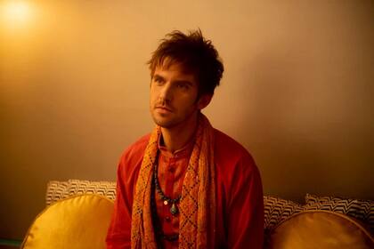 Dan Stevens interpreta a David Haller, un poderoso antihéroe que convive con una grave enfermedad mental, un cuadro de personalidad múltiple y autismo