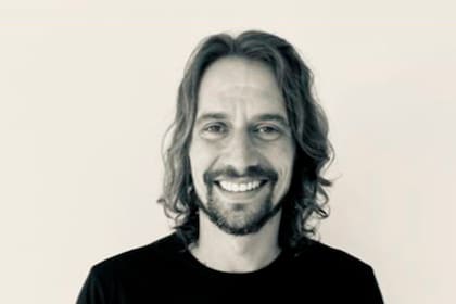 Dan Stolar (Newcycle): “Desarrollar una
audiencia propia no es solo un activo
de comunicación; es un cambio en
la naturaleza del poder corporativo”