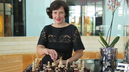 Dana Reizniece Ozola, ministra de finanzas... y mundialista de ajedrez